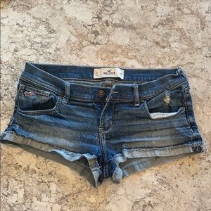 Hollister jean shorts size 7/ 28